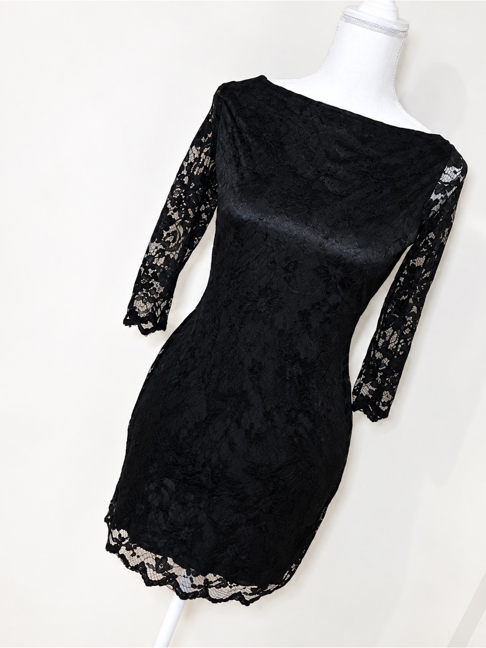 LITTLE BLACK LACE DRESS - Picture 4 of 10